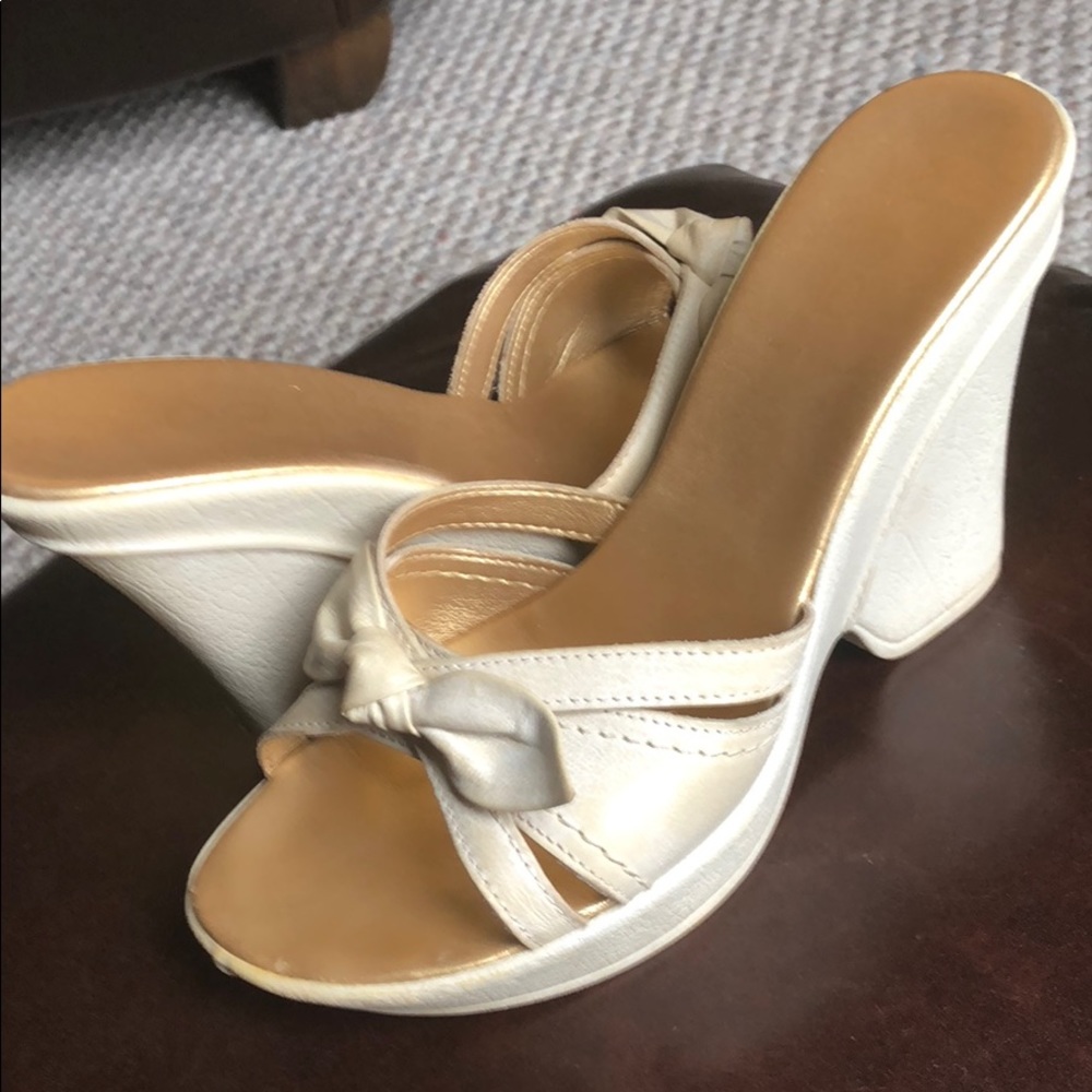 Aldo wedge slip on with bow detail